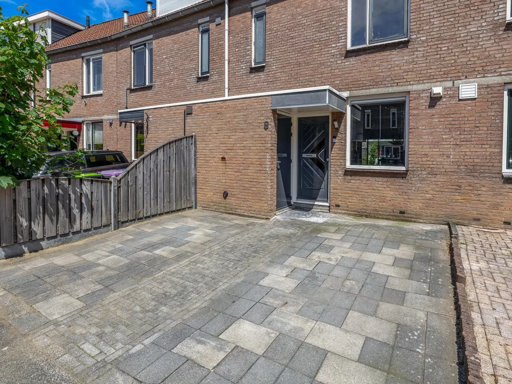 Mackaystraat 8, SPIJKENISSE