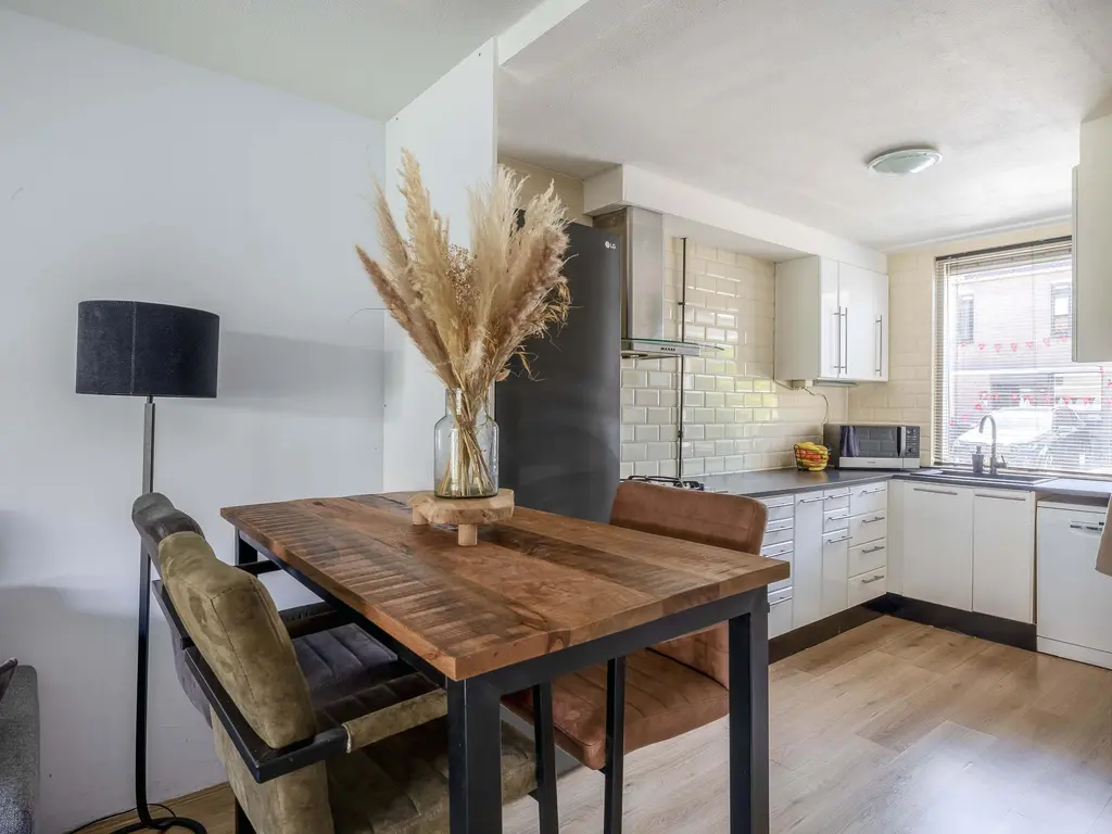 Mackaystraat 8, SPIJKENISSE