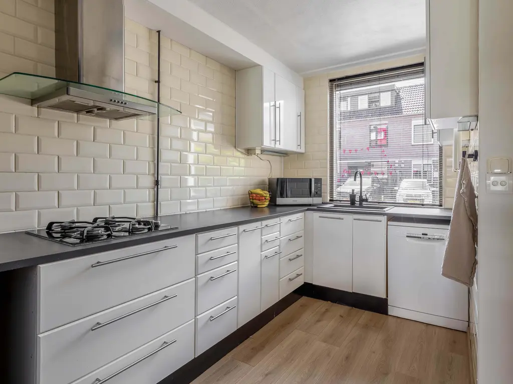 Mackaystraat 8, SPIJKENISSE