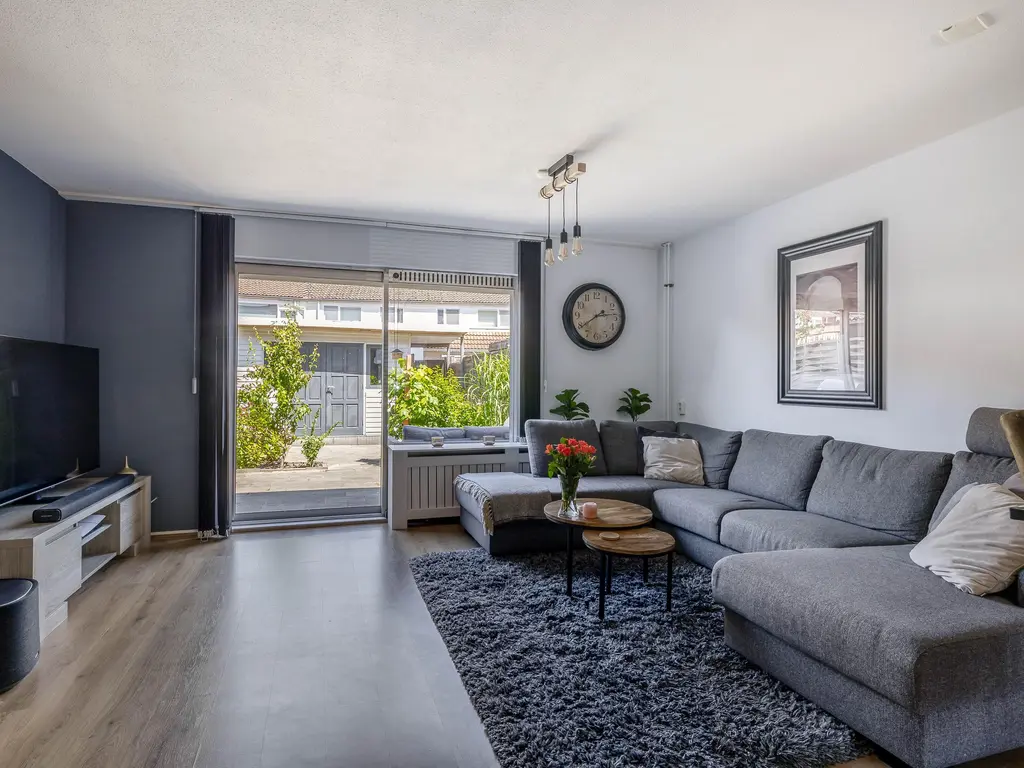Mackaystraat 8, SPIJKENISSE
