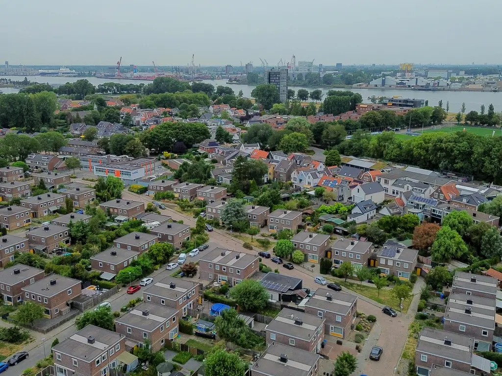 Pastoriedijk 48, PERNIS ROTTERDAM