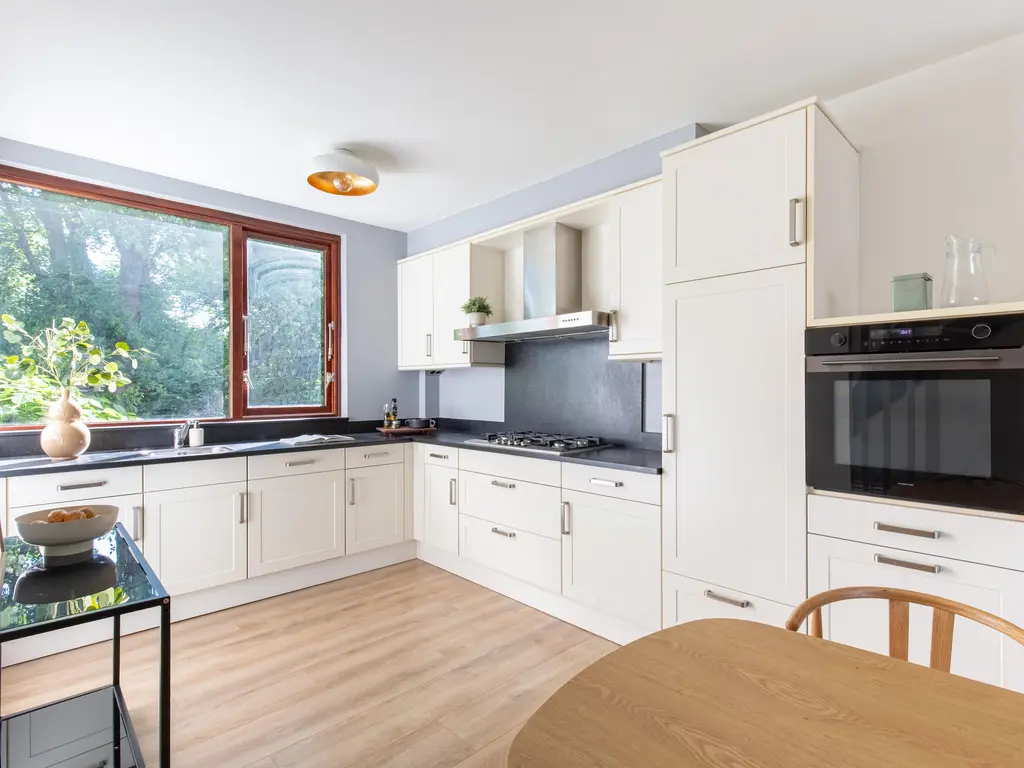 Alexander Verhuellstraat 17, BRIELLE