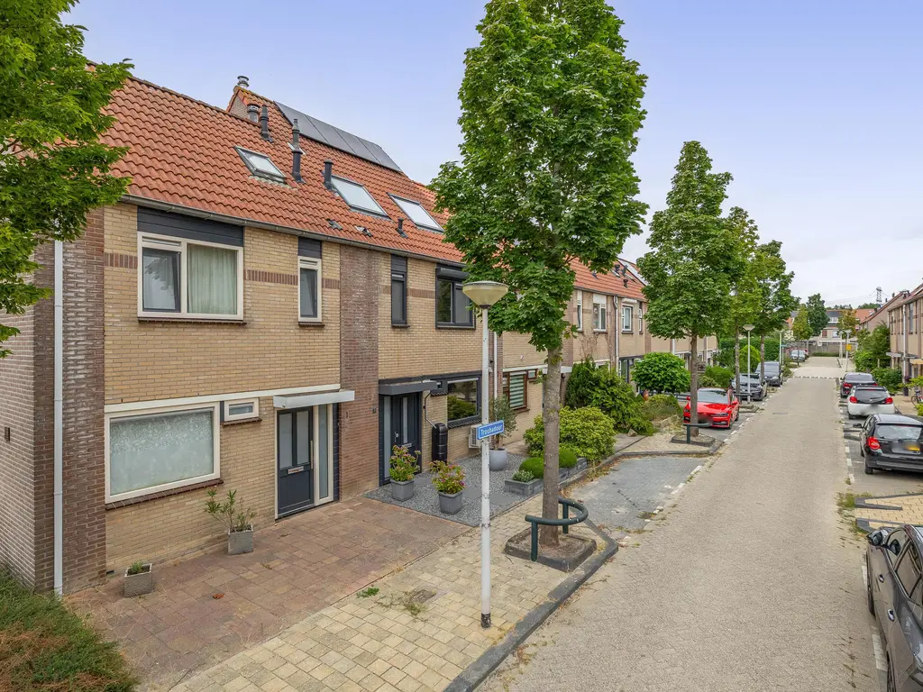 Troubadour 3, OOSTVOORNE