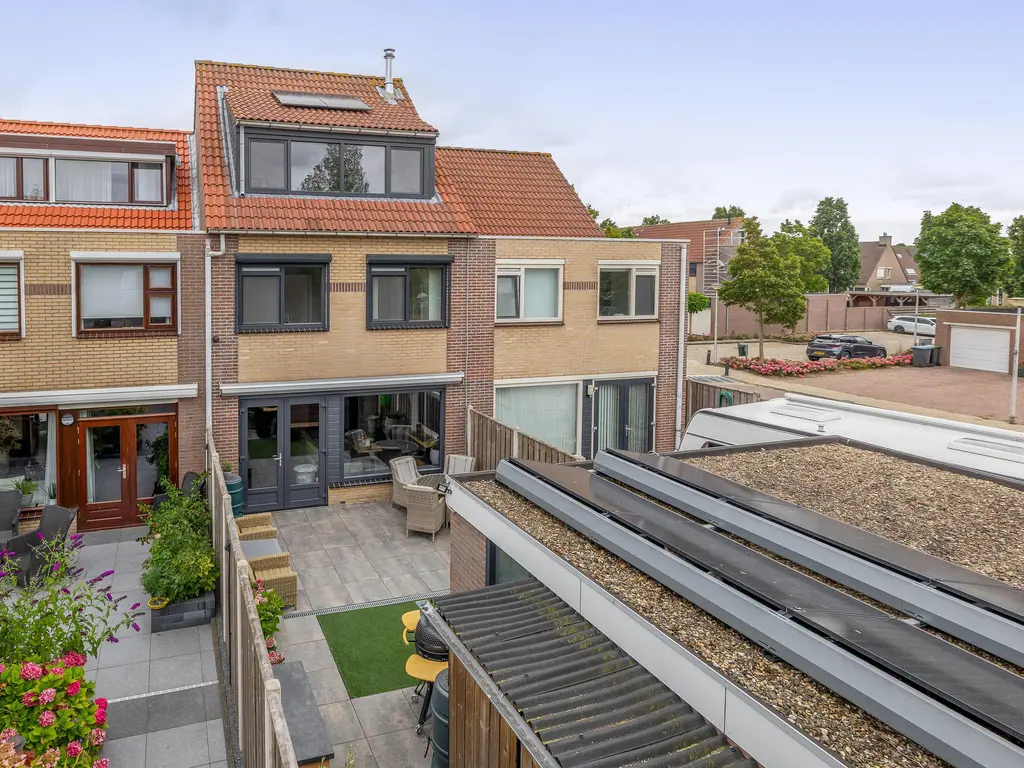 Troubadour 3, OOSTVOORNE