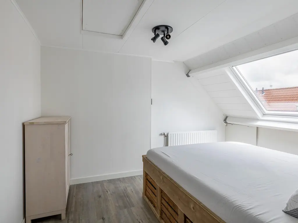 Troubadour 3, OOSTVOORNE
