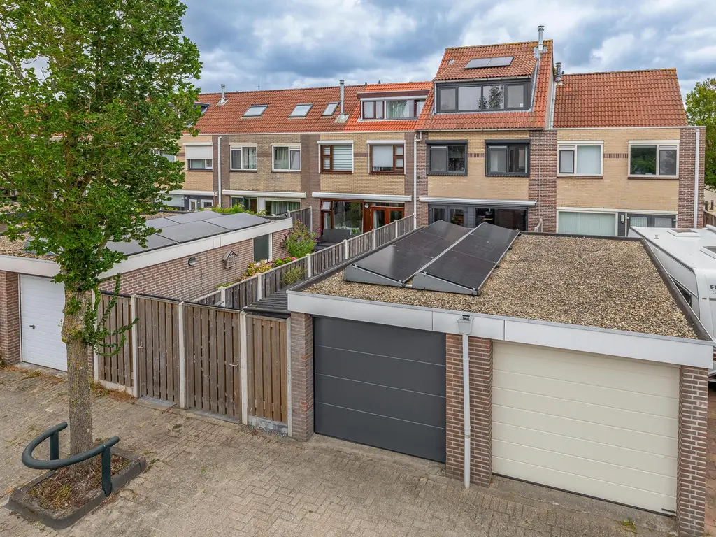 Troubadour 3, OOSTVOORNE