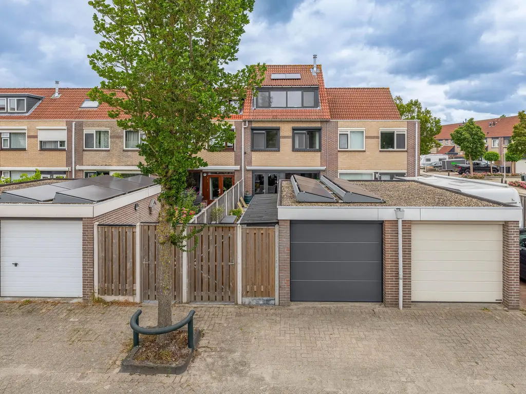 Troubadour 3, OOSTVOORNE