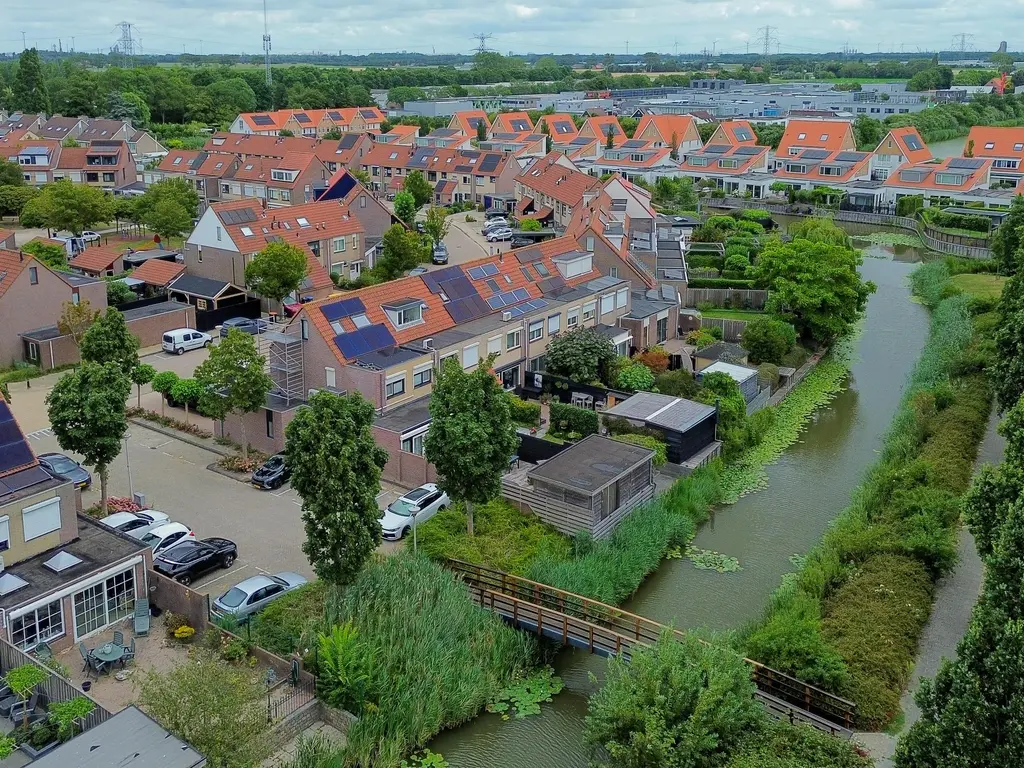 Troubadour 3, OOSTVOORNE