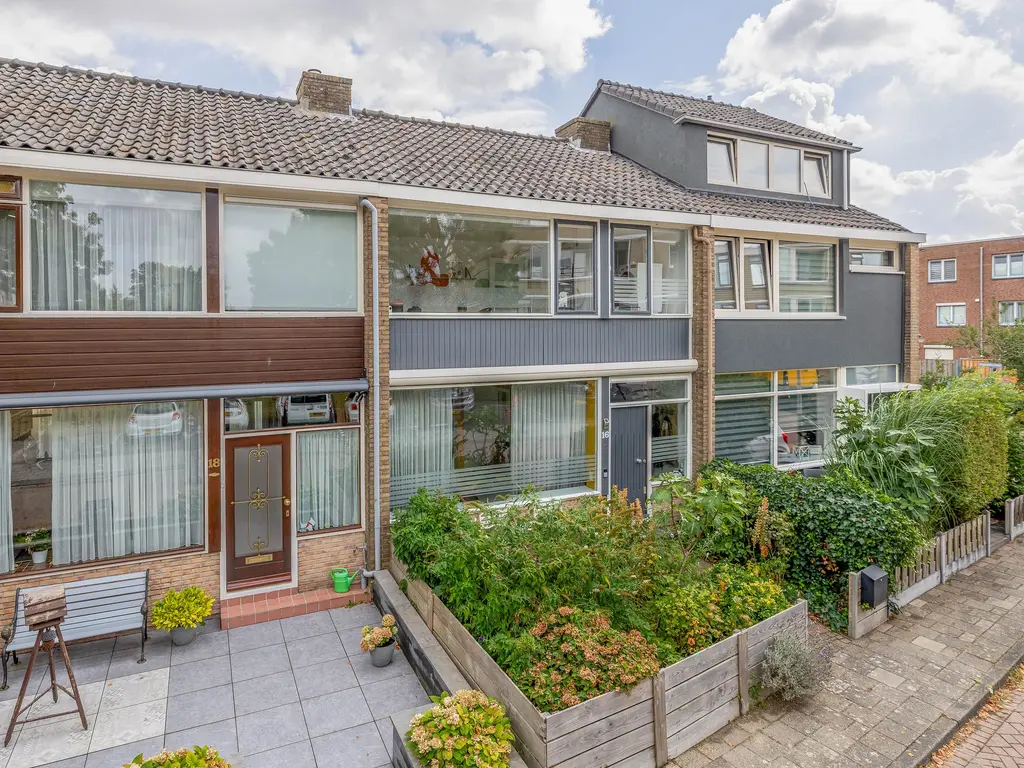 Paulus Potterstraat 16, SPIJKENISSE
