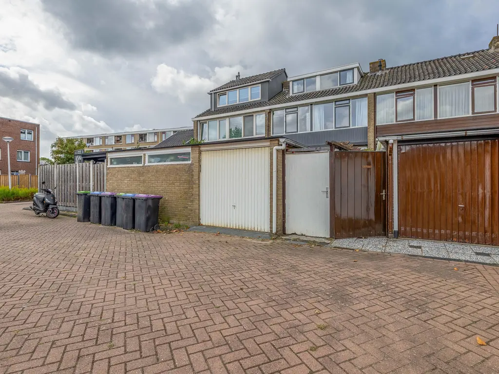 Paulus Potterstraat 16, SPIJKENISSE