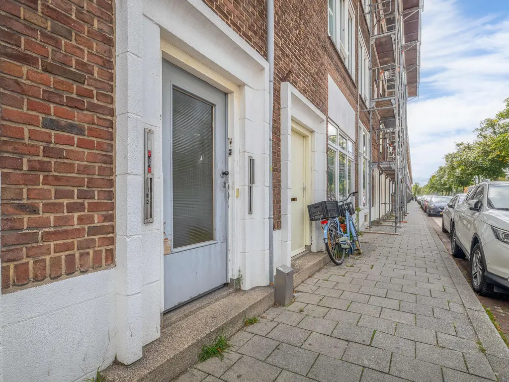 Dorpsweg 102C, Rotterdam