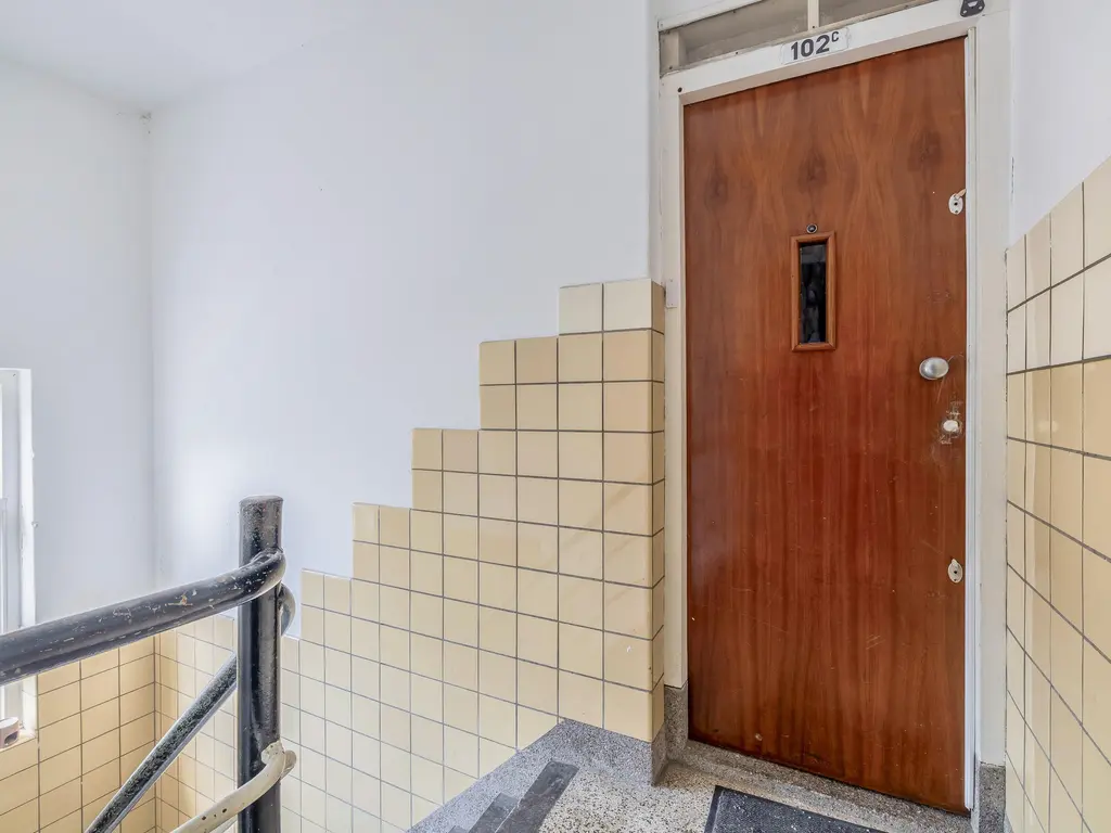 Dorpsweg 102C, Rotterdam