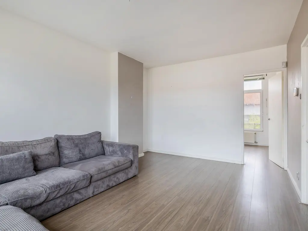 Dorpsweg 102C, Rotterdam