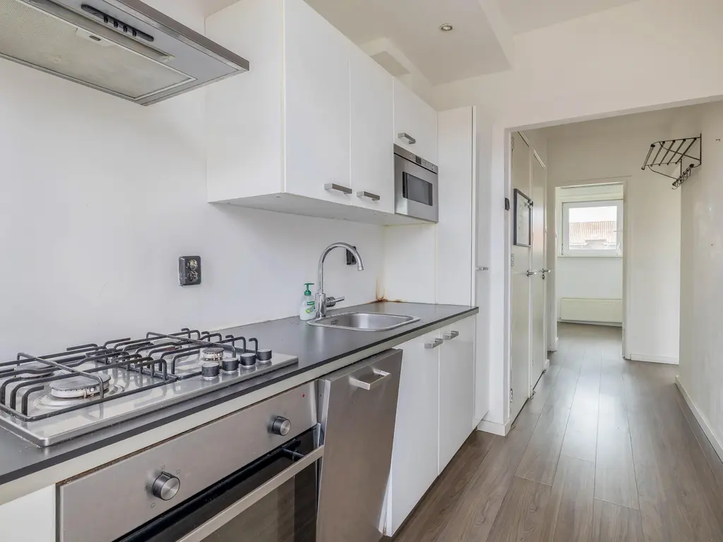 Dorpsweg 102C, Rotterdam