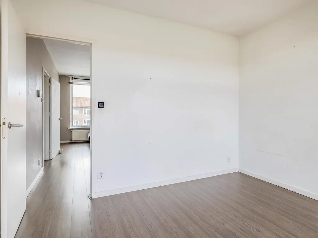 Dorpsweg 102C, Rotterdam