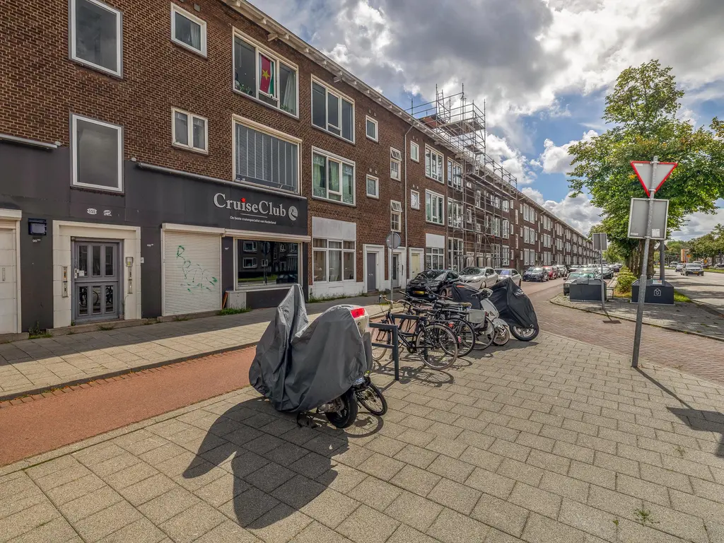 Dorpsweg 102C, Rotterdam