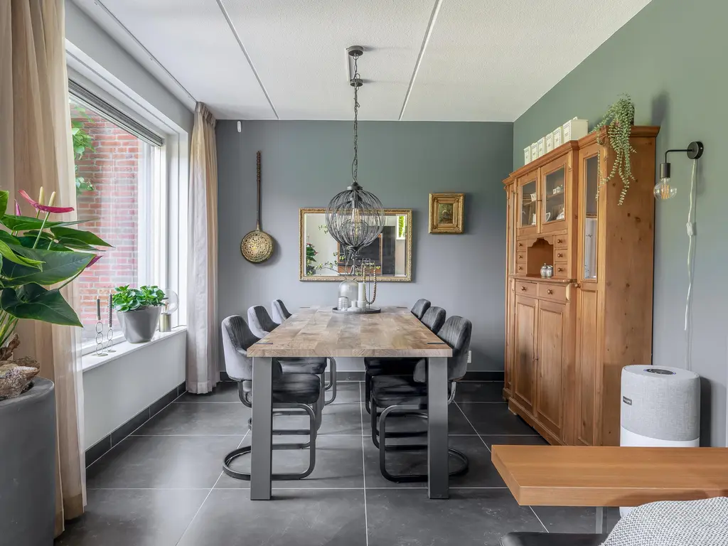 Regenboog 82, RHOON