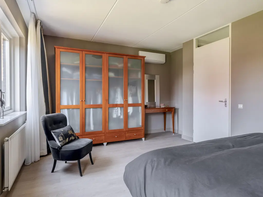 Regenboog 82, RHOON