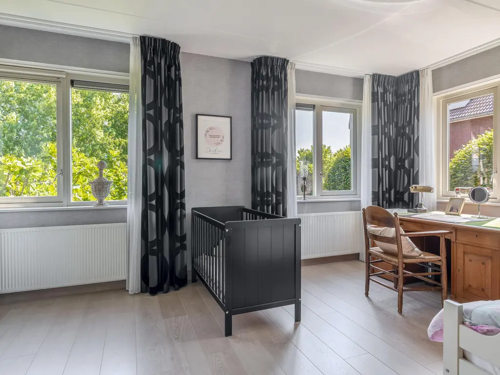 Regenboog 82, RHOON