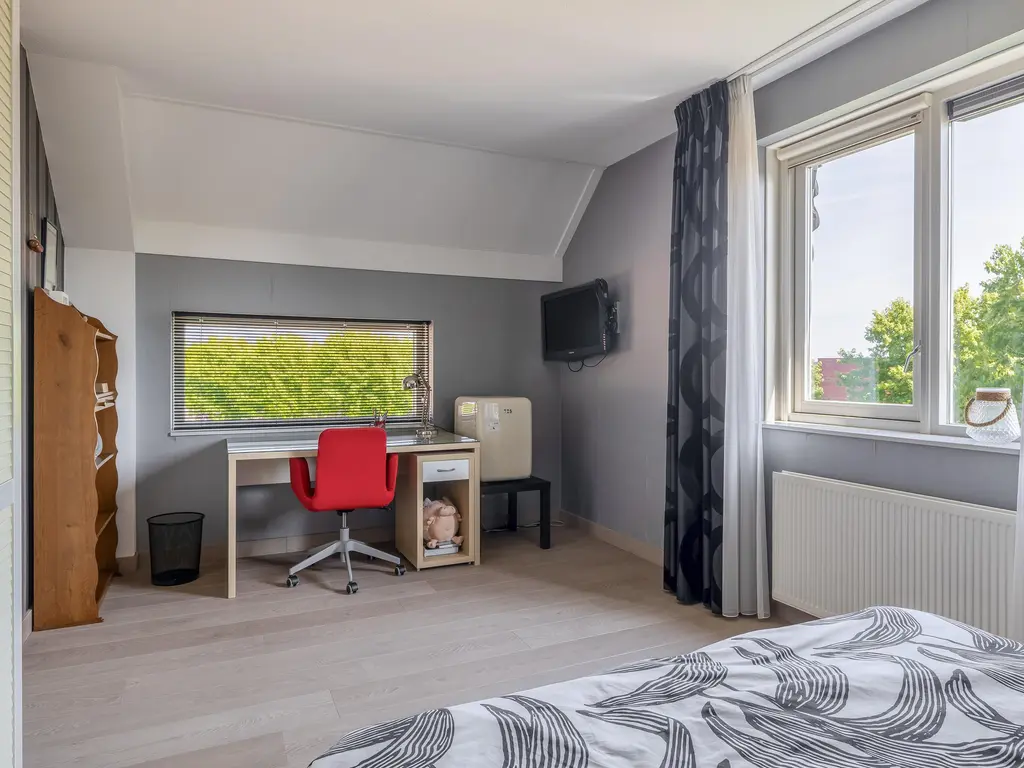 Regenboog 82, RHOON