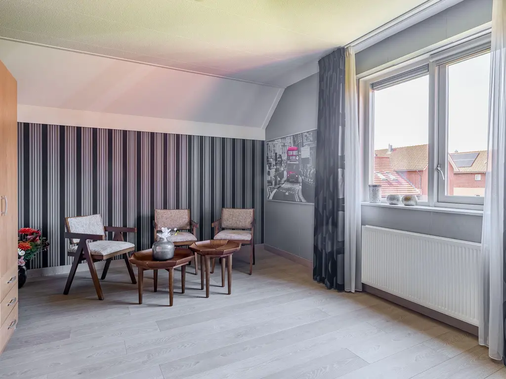 Regenboog 82, RHOON