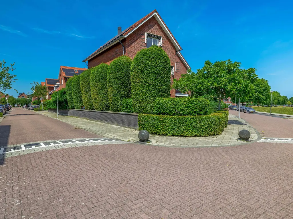 Regenboog 82, RHOON