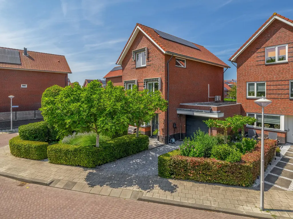 Regenboog 82, RHOON