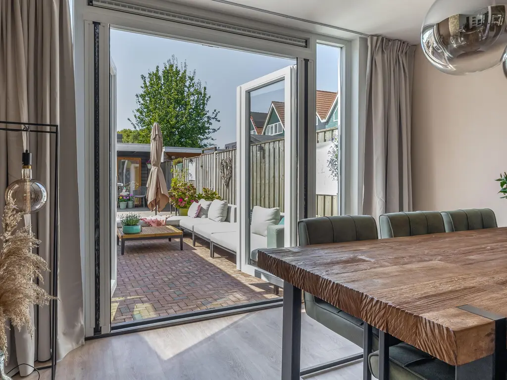Laan van Nieuw Blankenburg 372, ROZENBURG