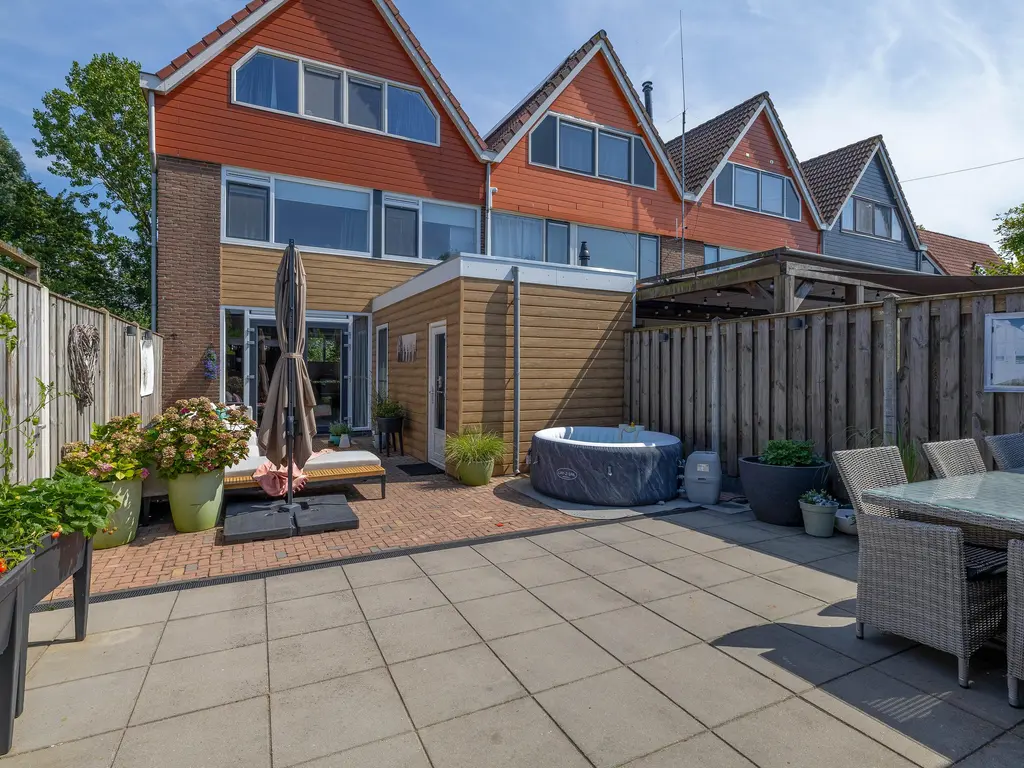 Laan van Nieuw Blankenburg 372, ROZENBURG
