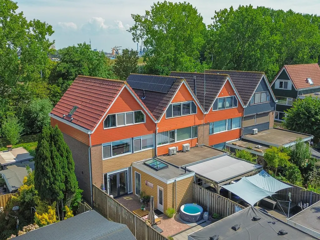 Laan van Nieuw Blankenburg 372, ROZENBURG