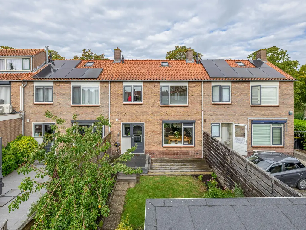 van der Doeslaan 17, MAASDAM