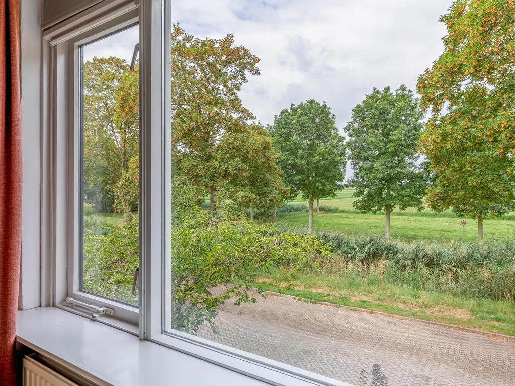 van der Doeslaan 17, MAASDAM