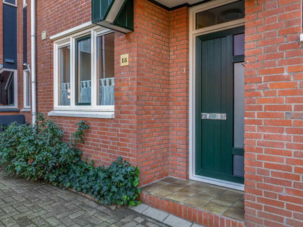 Meeuwenhoek 18, SPIJKENISSE