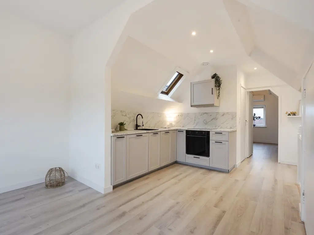Zuidhoek 264B 03, ROTTERDAM