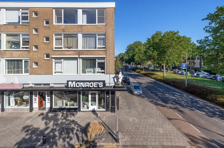 Koninginneweg 77