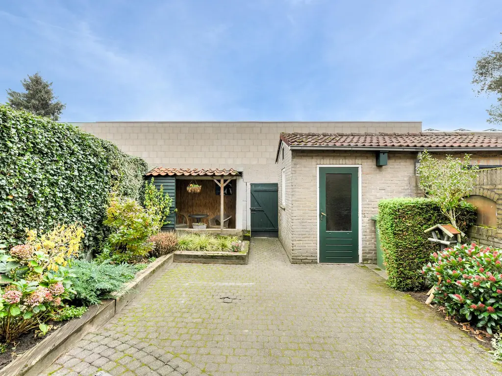 Dr. Poelsstraat 37, OOSTERHOUT