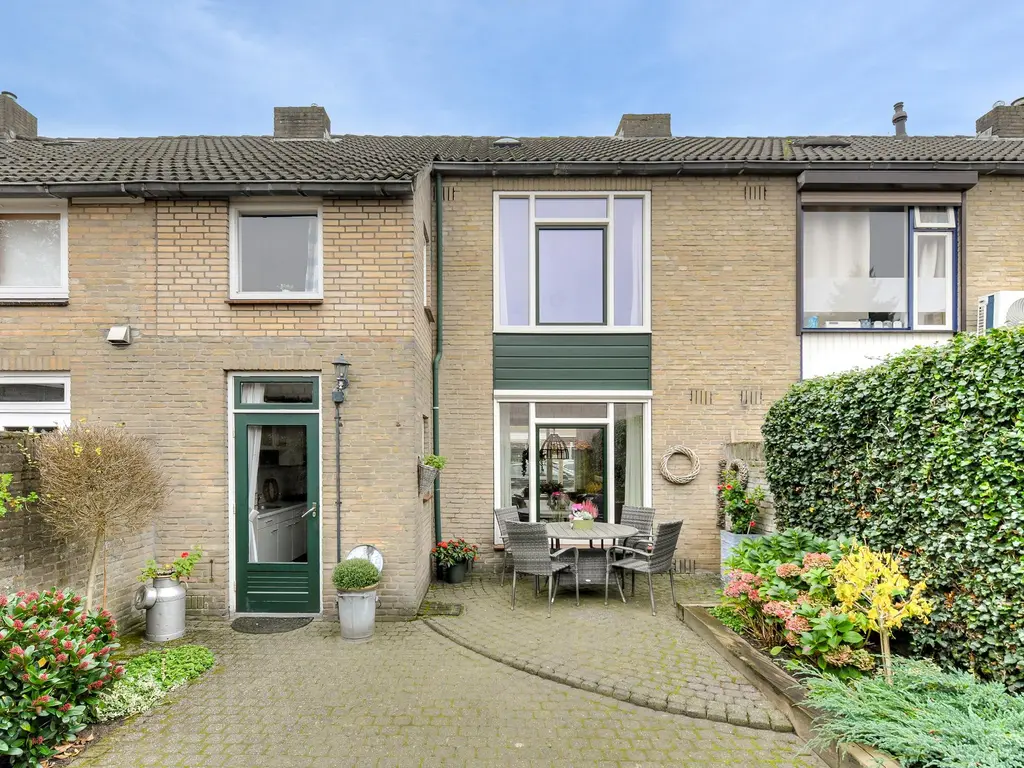 Dr. Poelsstraat 37, OOSTERHOUT