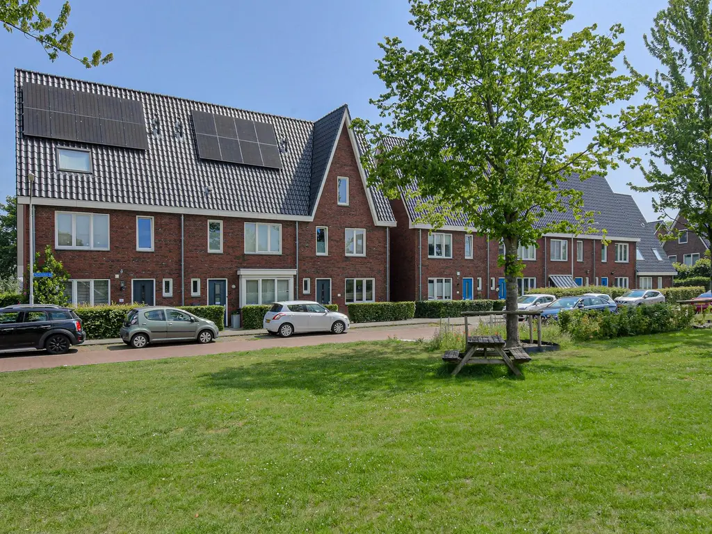 Turfsteker 12, TERHEIJDEN