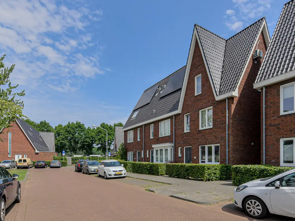 Turfsteker 12, TERHEIJDEN