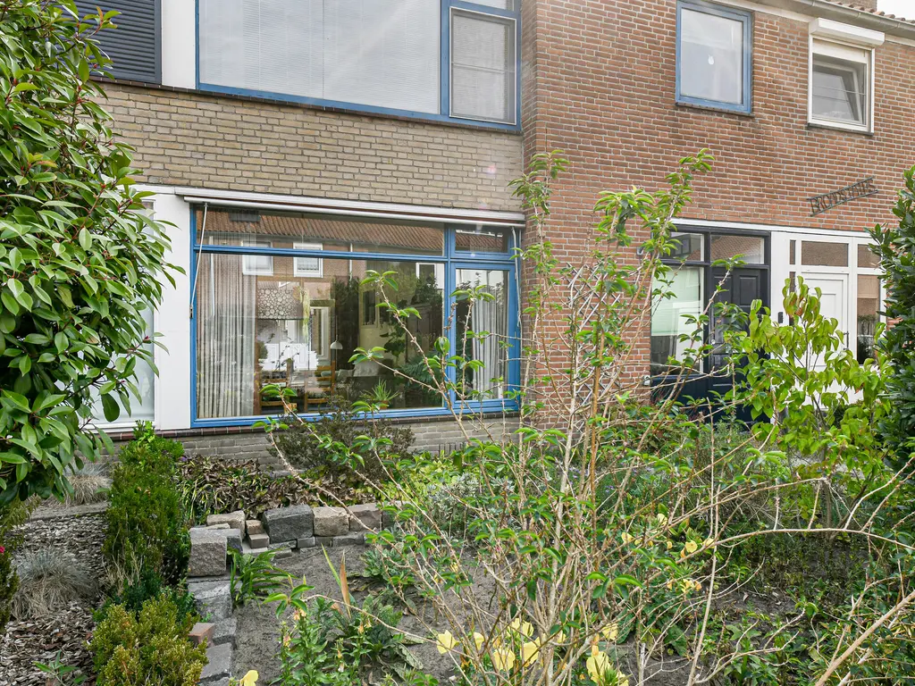 Cederstraat 13, DORST