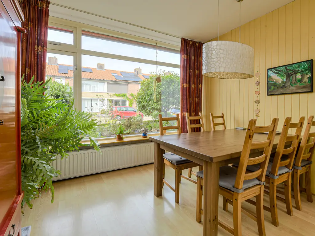 Cederstraat 13, DORST