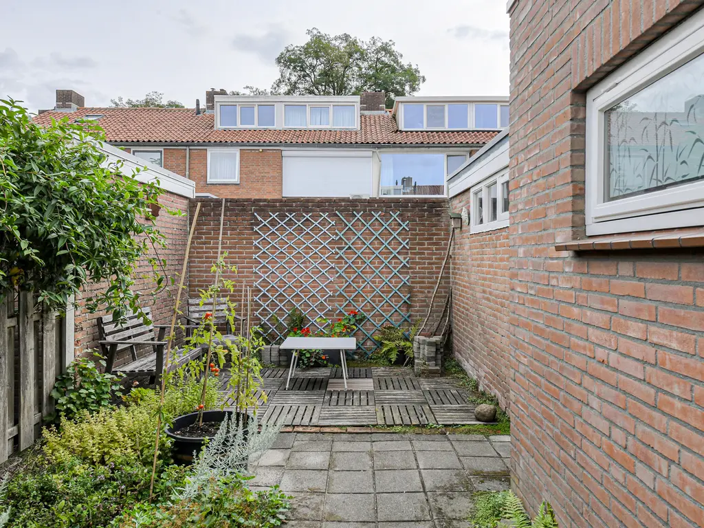 Cederstraat 13, DORST
