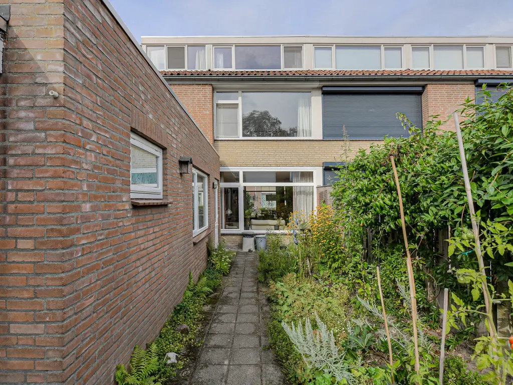 Cederstraat 13, DORST