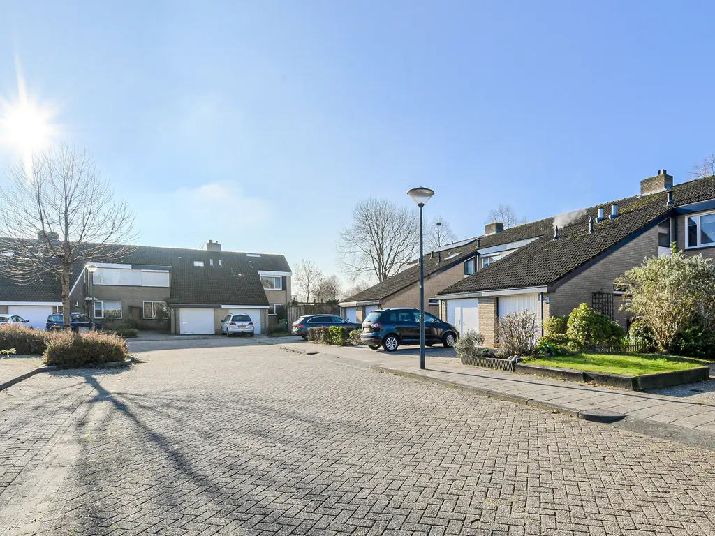 Orion 28, OOSTERHOUT