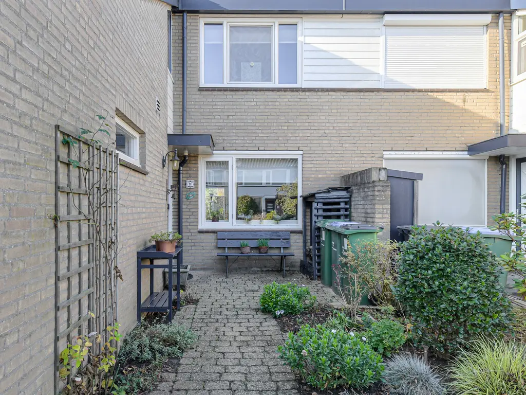 Orion 28, OOSTERHOUT