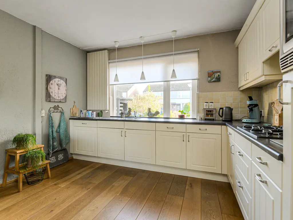 Orion 28, OOSTERHOUT