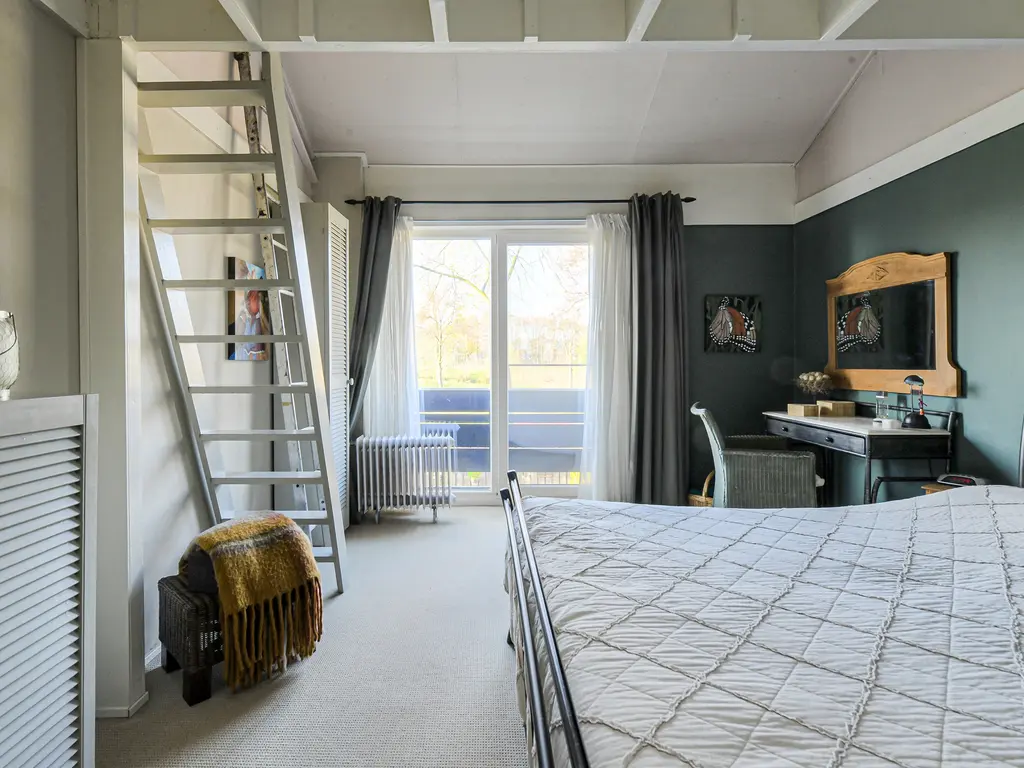 Orion 28, OOSTERHOUT