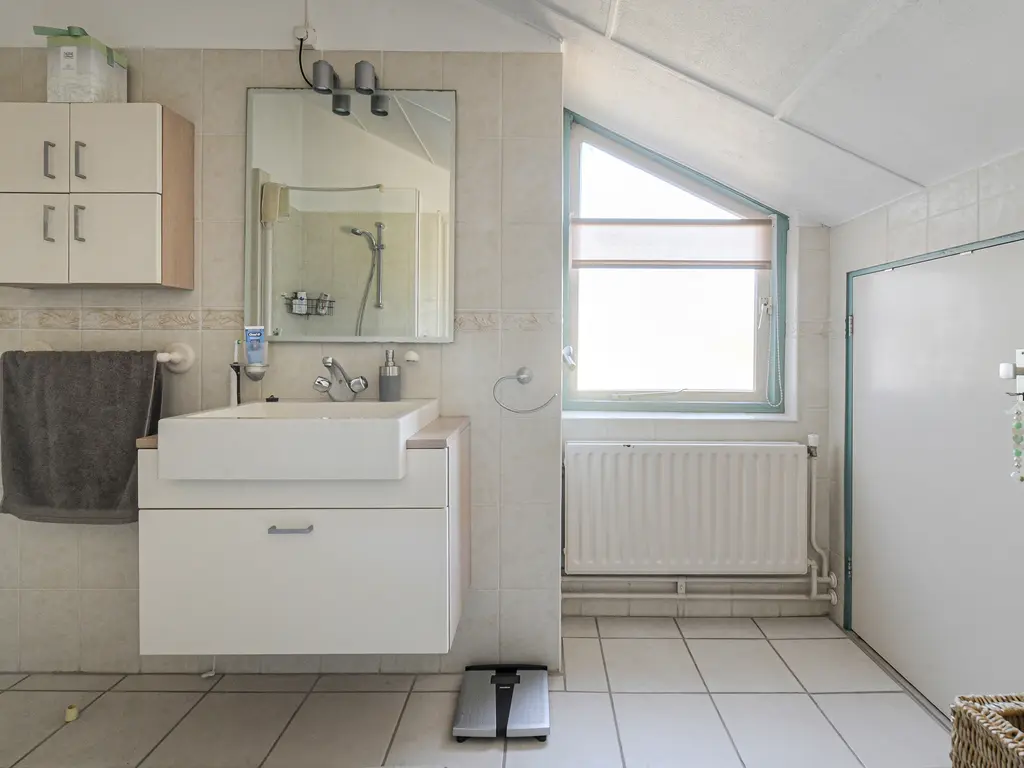 Orion 28, OOSTERHOUT