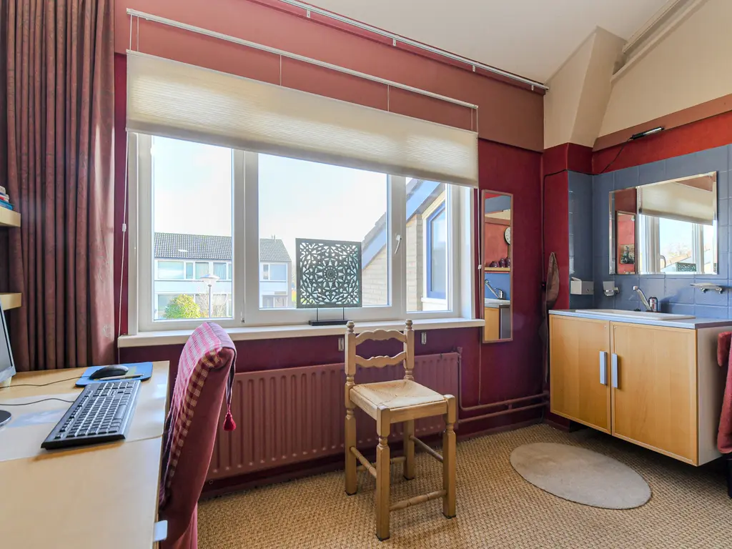 Orion 28, OOSTERHOUT