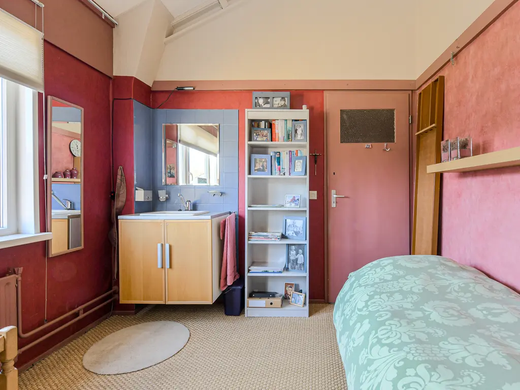 Orion 28, OOSTERHOUT